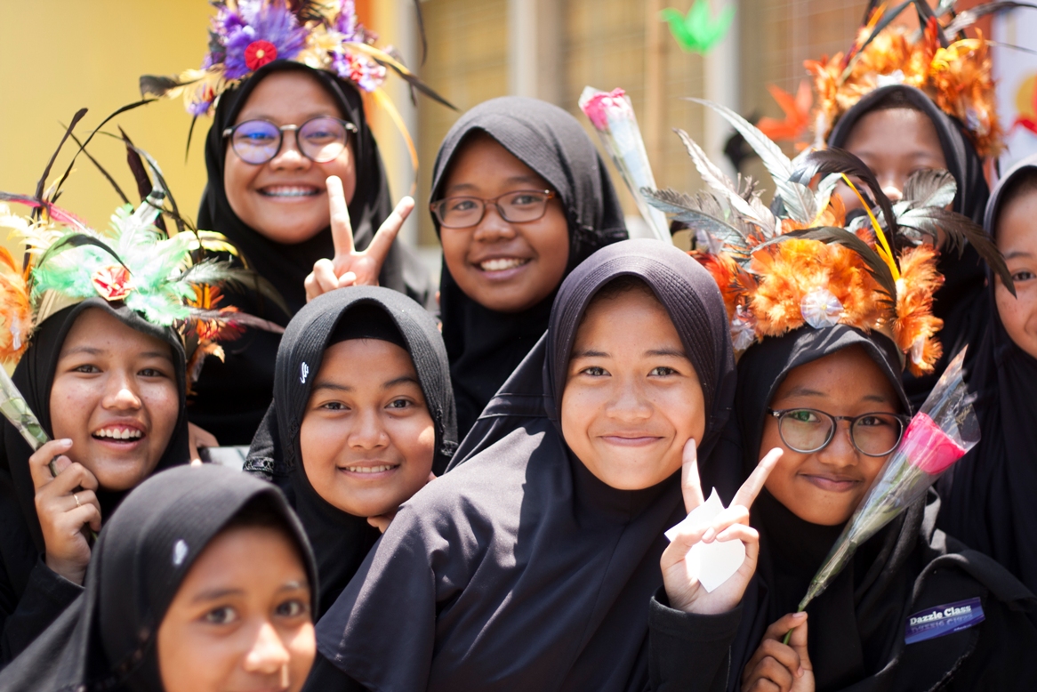 Kelompok Diskusi, Aksi Pentas Seni, hingga Cap tangan Siswa Warnai Kemeriahan Hut SMPN 1 Wates Ke-72