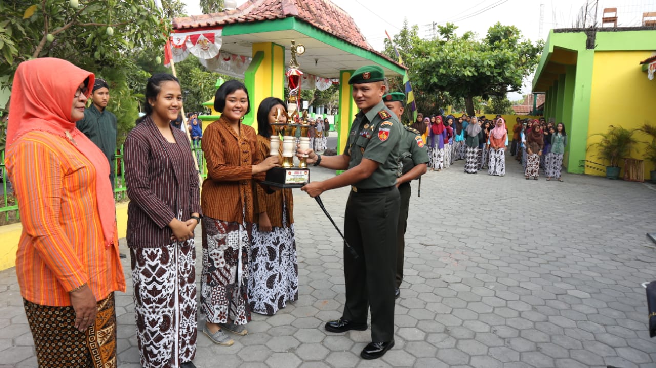 Hari Jadi Kabupaten Kulon Progo & Penyerahan Piala Kodam, Dandim 0731 KP Menjadi Pembina Upacara